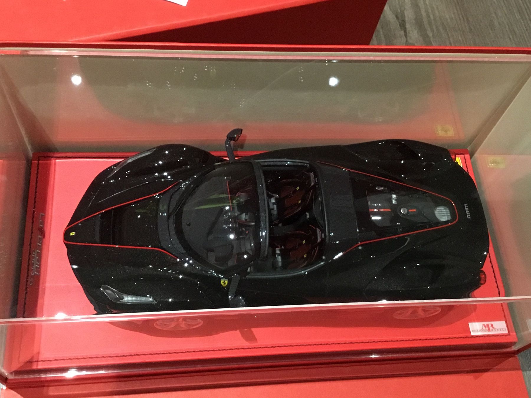 Ferrari Modellini d'auto: MR Modellauto / LaFerrari Paris MS2016 / 1:18 / FE020A – Nuovo e nell'imballaggio originale da Brig venduto da Sonne11 1