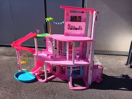 Barbiehaus mit lift