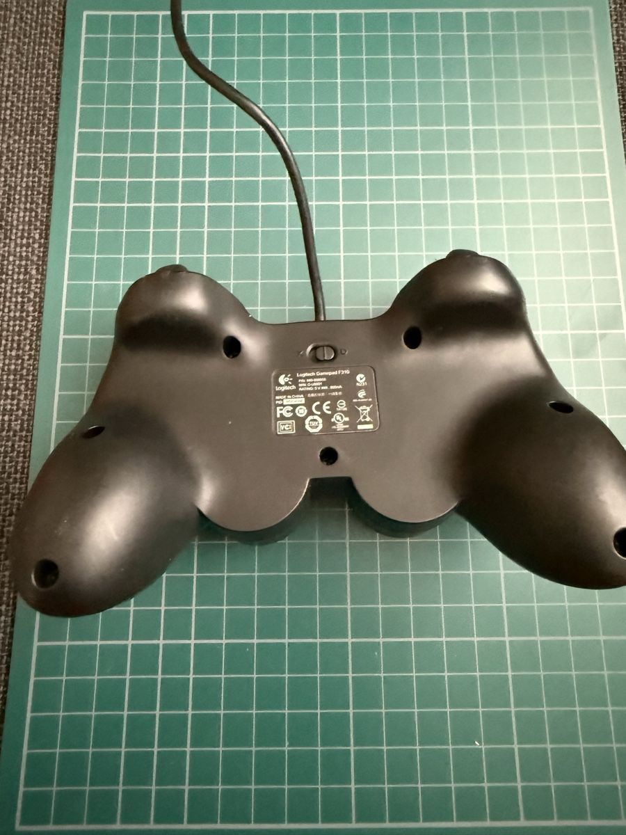 Logitech Controller: 2× Logitech F310 Gamepad – PC Controller – Gebraucht aus Dottikon von bend 8