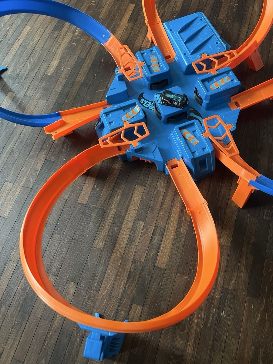 Hot Wheels Spielzeuge: Hot Wheels Bahn – Gebraucht aus luzern von Sim1 2