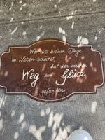 Dekoschild "Weg zum Glück" – Rustikaler Charme für Dich!