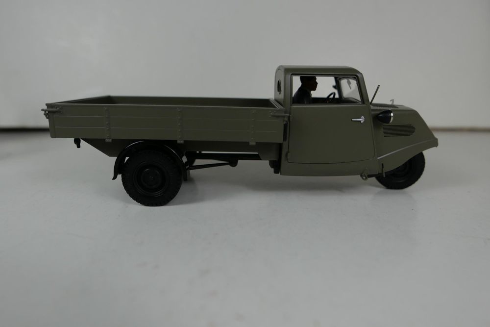 1:32 - Spur 1 Hubner #7004 Tempo Hanseat 3 Wheel Animal Truck D0786 LZ