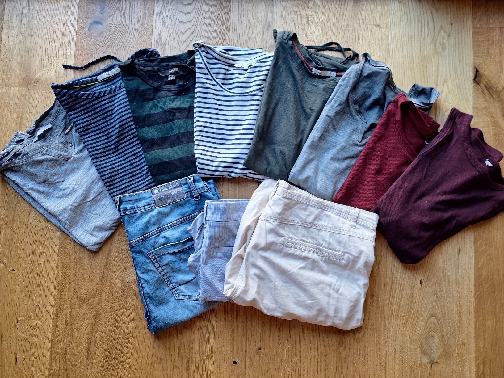 Lotti di vestiti: Kleiderpaket Sommer/Herbst Gr. M/L div Marken – Usato da Dörflingen venduto da Crazyachmed