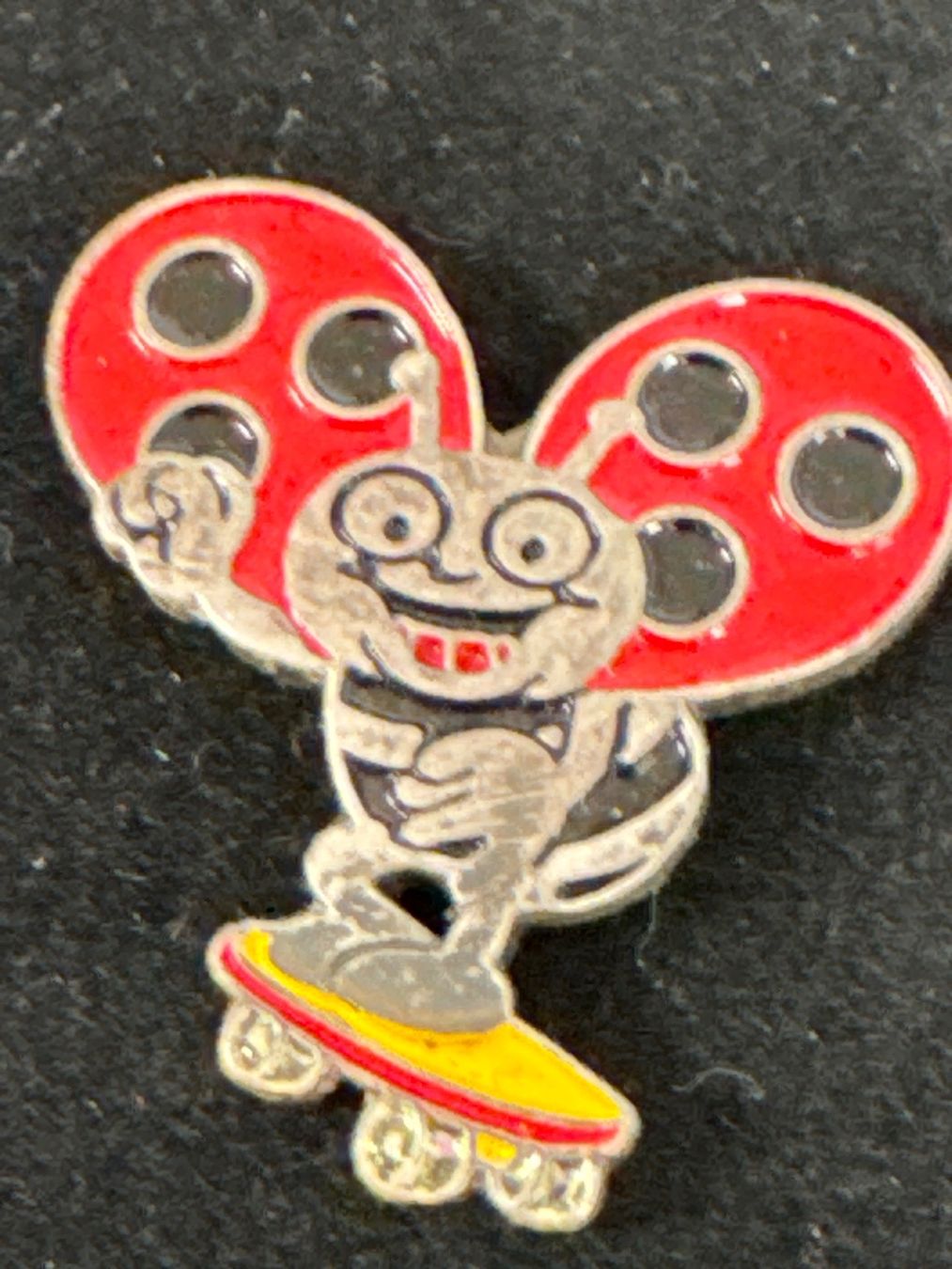 Plaketten & Abzeichen: Blick Käfer Pin 📌 Skater – Neu (gemäss Beschreibung) aus Oberweningen von Jogi2 1