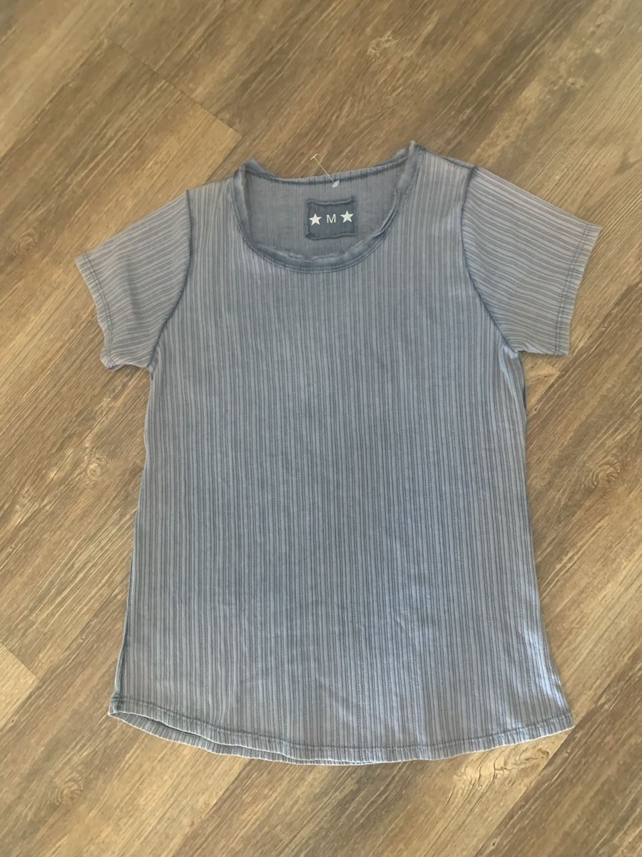 T-shirt: T-Shirt – Nuovo (secondo la descrizione) da Emmen venduto da ama_8wmn 1