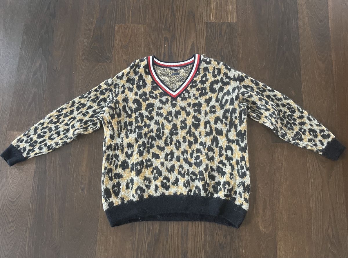 Tommy Hilfiger Pullover & Sweatshirts: Pullover Tommy Hilfinger – Gebraucht aus Zürich von inga65