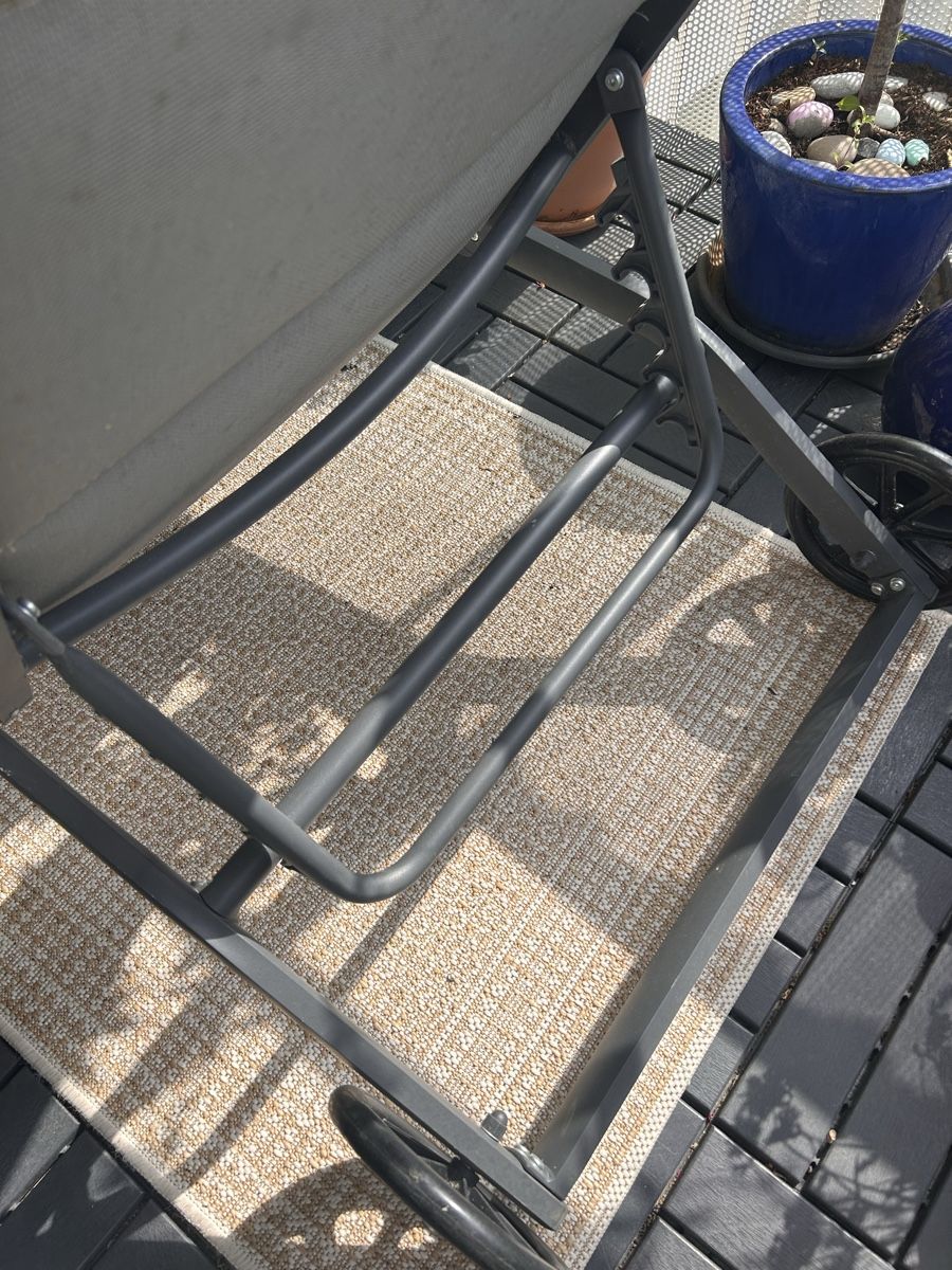 Sedie a sdraio: robuster Liegestuhl grau mit Polster beige – Usato da Zürich venduto da viv75 3
