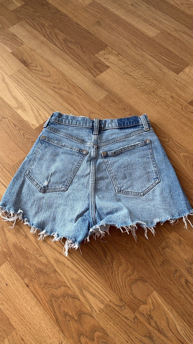 Abercrombie Jeans: Jeans Shorts A&F – Usato da Meiringen venduto da marinaz123 1