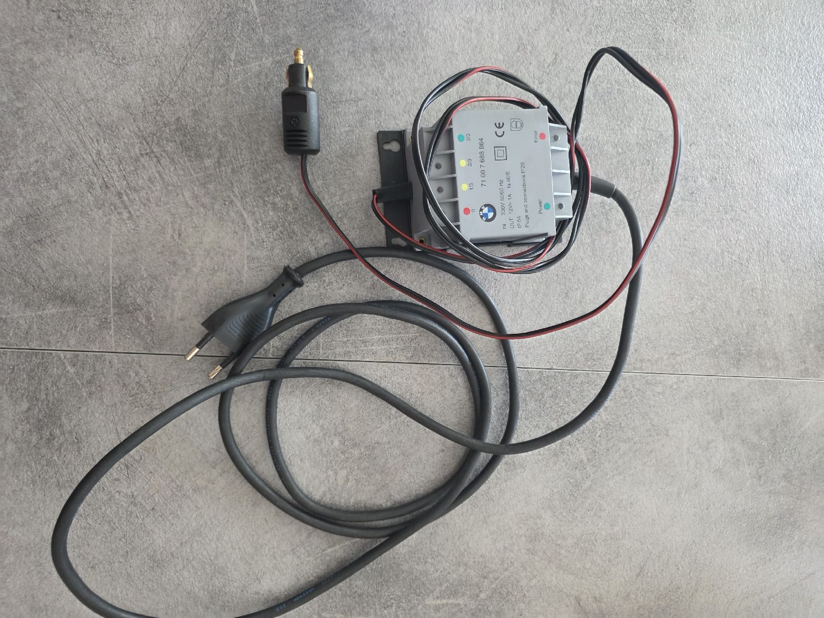 Batterieladegeräte: BMW Chargeur  – Gebraucht aus Granges-Paccot von Axelfr 1