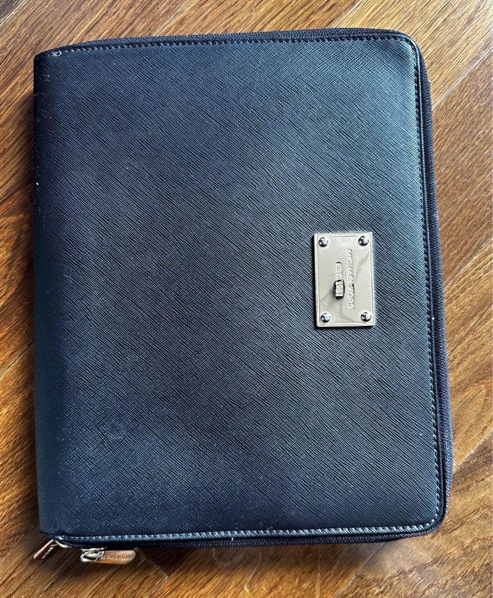 Michael Kors Covers & Borse: Michael Kors iPad cover – Nuovo (secondo la descrizione) da Zürich venduto da Yuece