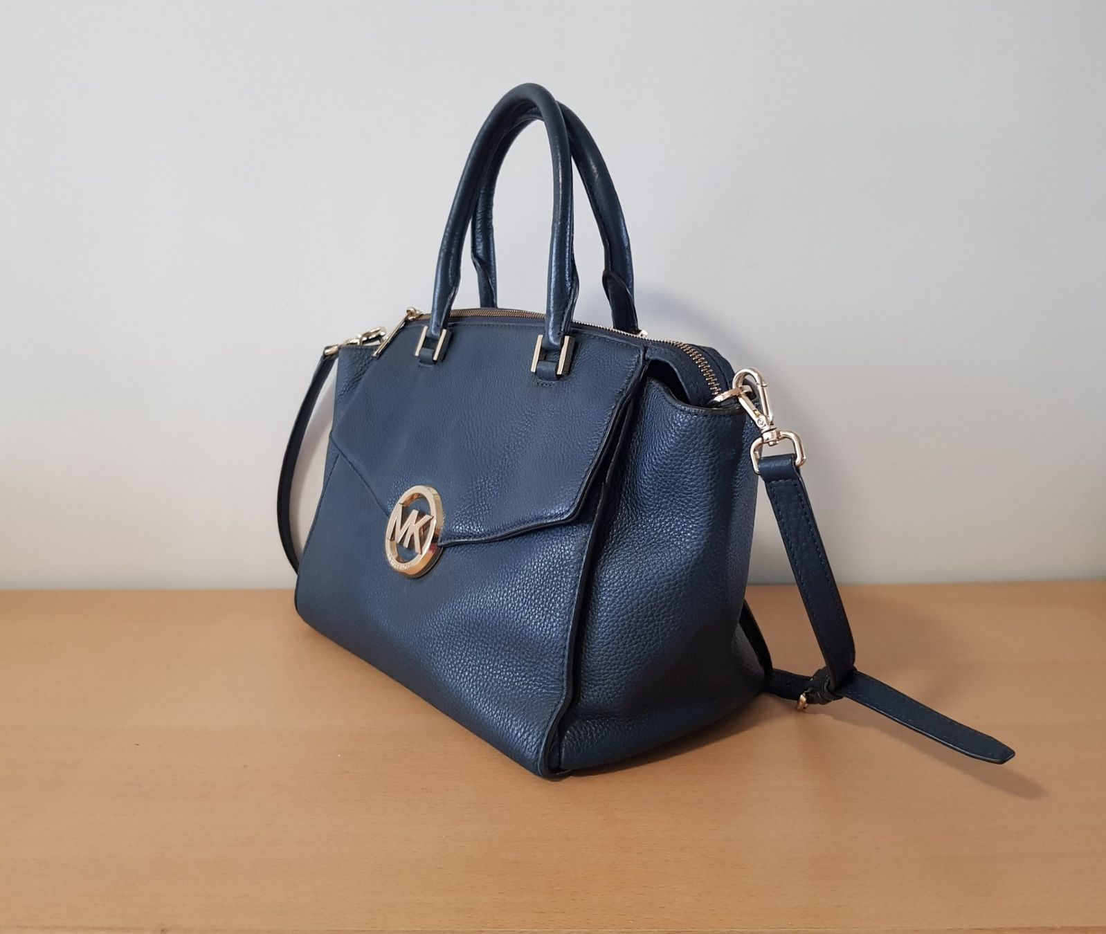 Michael Kors Taschen für Damen: Michael Kors Leder Handtasche – Gebraucht aus Basel von Birs868 1