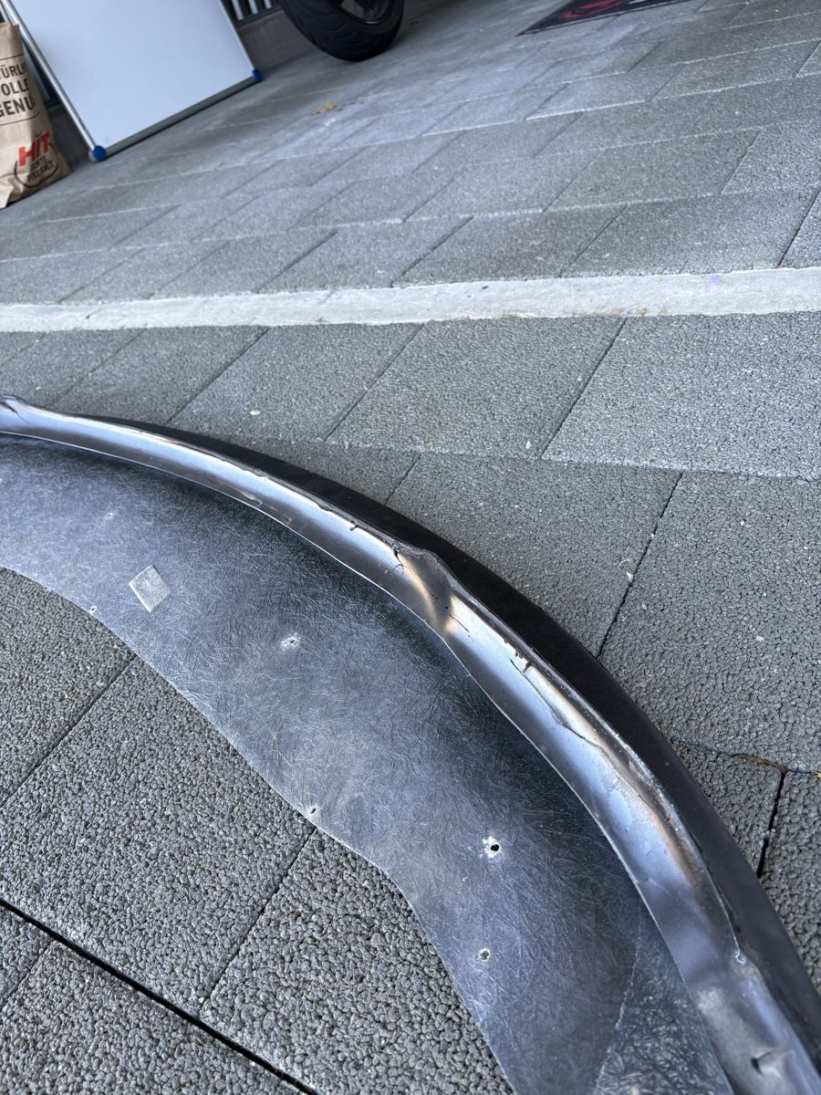BMW Toutes les pièces détachées: Frontspoiler e92 – D'occasion à Bleienbach par Lajoswuethrich 3