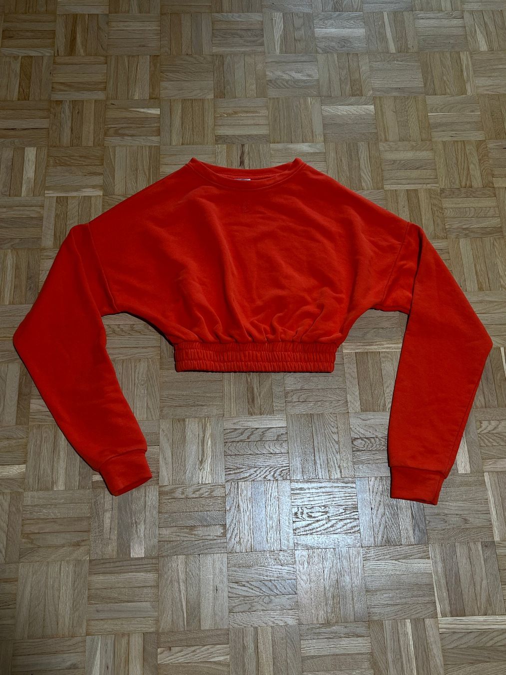Maglioni & Felpe: Crop Sweatshirt Rot Gr. M – Usato da Basel venduto da hol_8ldp