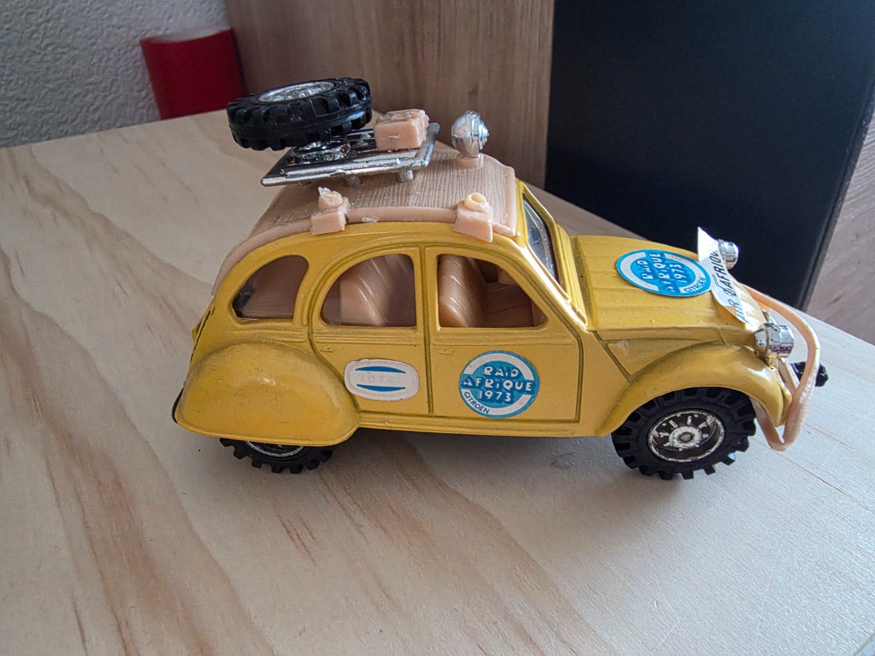 Citroën Modellini d'auto: Modellauto Citroën 2CV Scale 1/38 Raid Afrique 1973 – Usato da Urtenen-Schönbühl venduto da LILIE0207