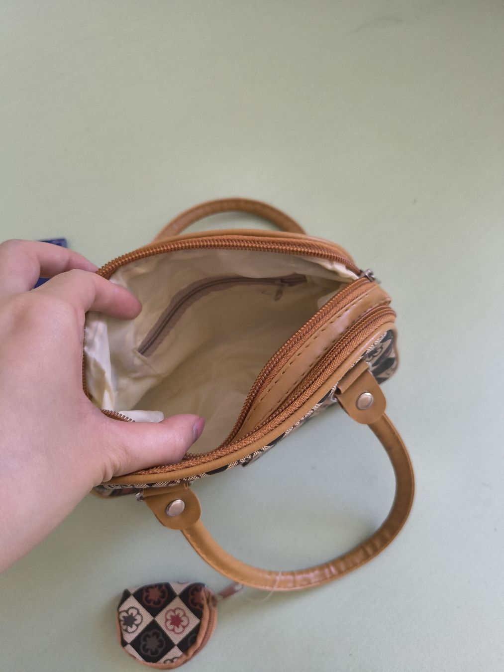 Borse: petit sac à main – Usato da Sonceboz-Sombeval venduto da mayling_ngo 3