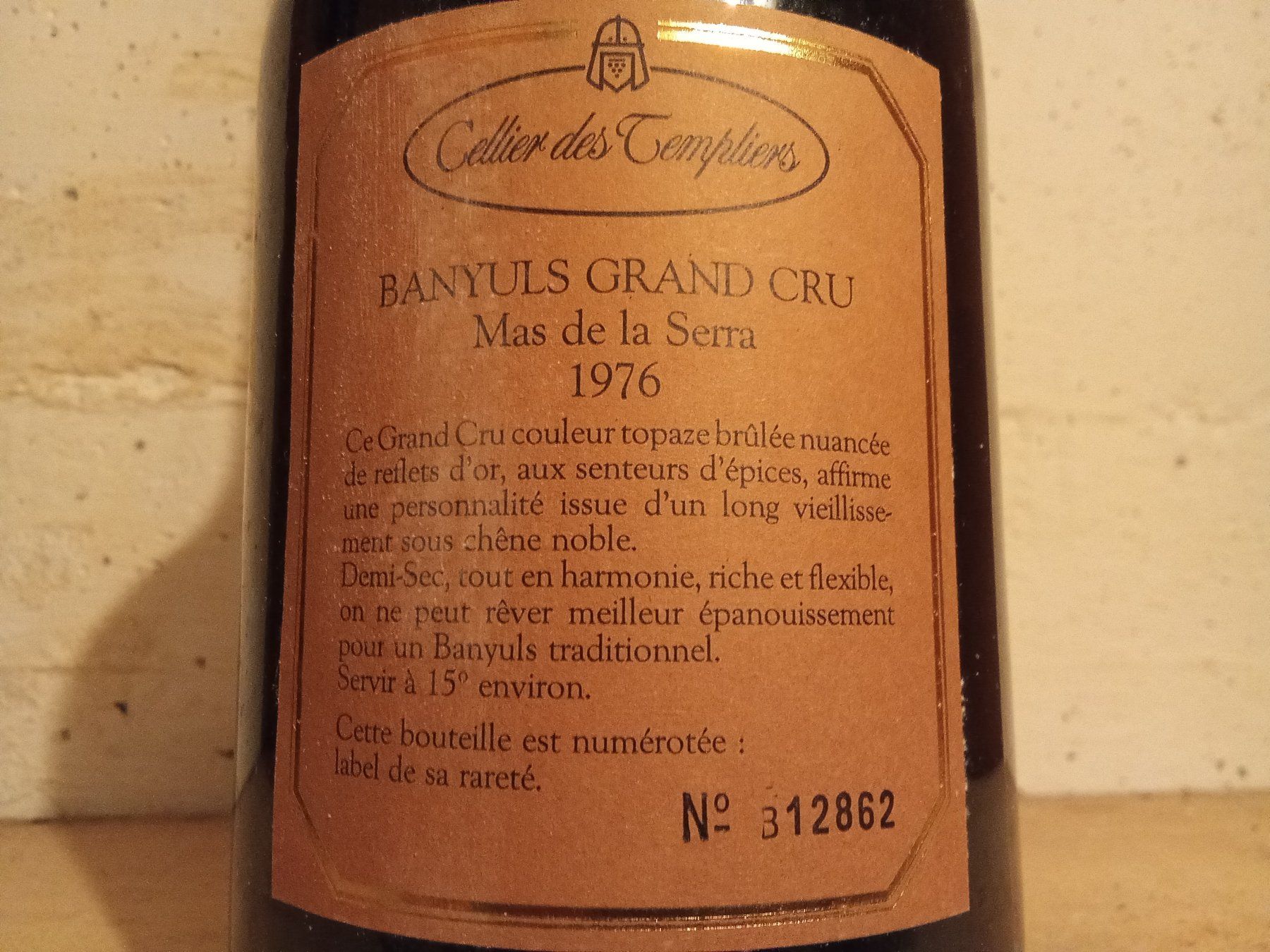 Vino: CELLIER DES TEMPLIERS - BANYULS "MAS DE LA SERRA" 1976 – Nuovo e nell'imballaggio originale da Bilten venduto da Bora3 4