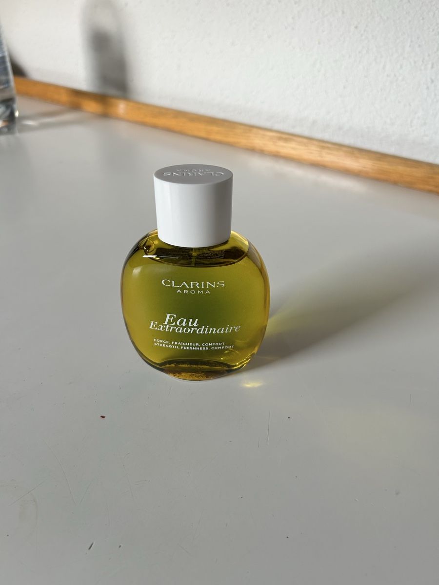 Clarins Profumi & Eau de Toilette: Clarins Eau Extraordinaire 50 ml  kurz geöffnet – Usato da Umiken venduto da AzizaAmar20