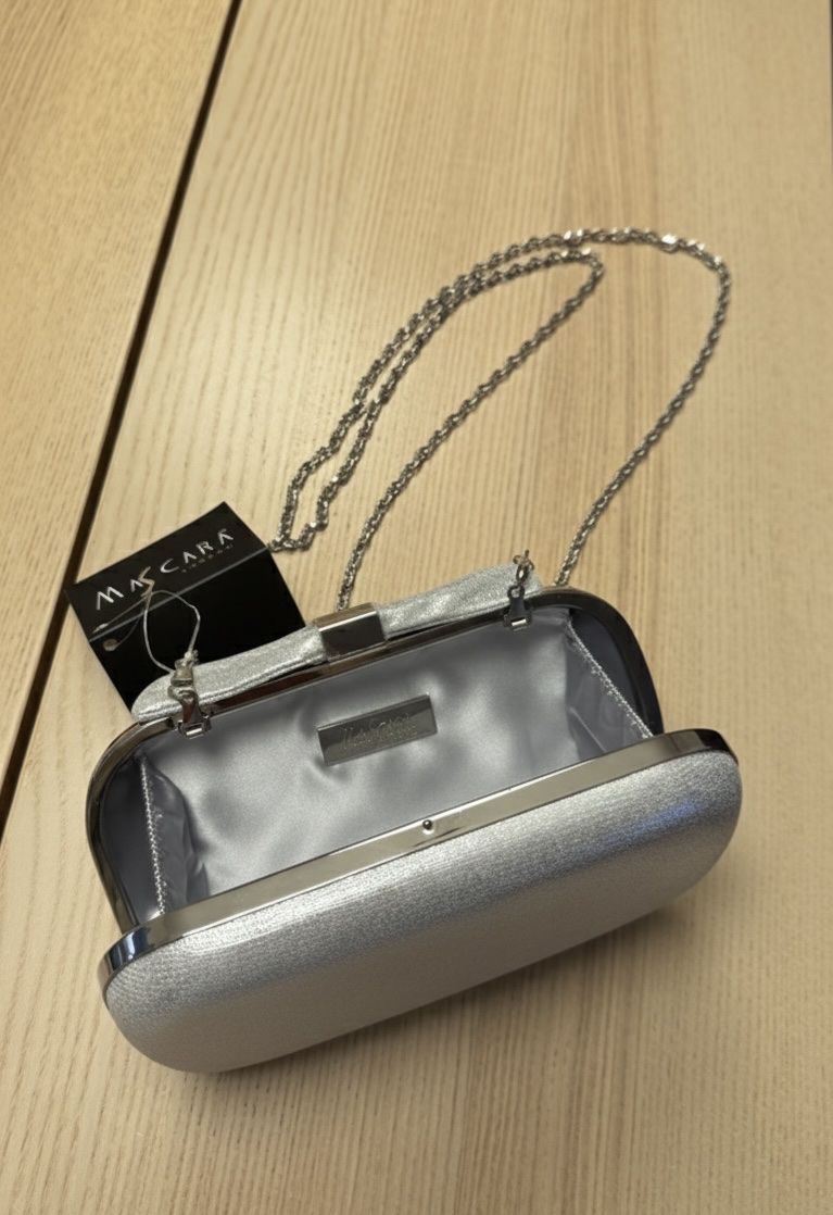 Borse da donna: Elegante Silberne Abendtasche mit Schleifendetail – Nuovo (secondo la descrizione) da Oberriet SG venduto da Michele_Kaufmann 2