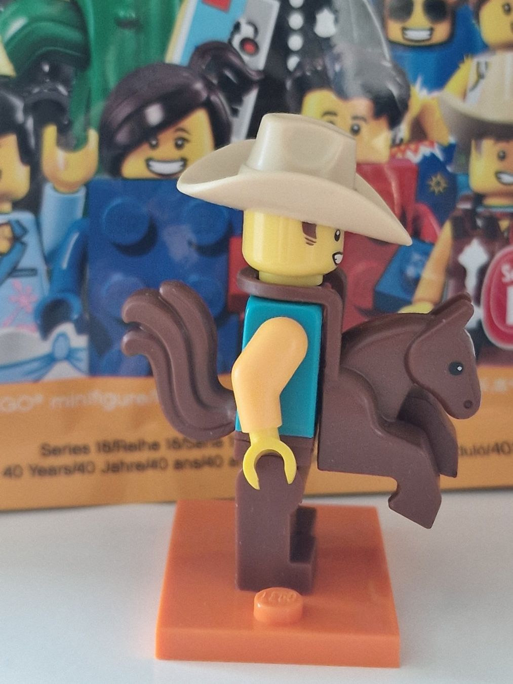 Lego Baukästen: Lego Minifigur Cowboy NEU – Neu und originalverpackt aus Zürich von Pemberleys