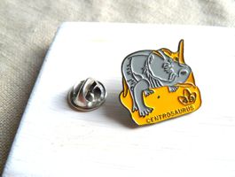 • Centrosaurus Reptil Saurier Versand möglich      Pin A1.57