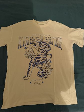 T-Shirt Bershka Tiger Print Weiss Grösse XS neuwertig