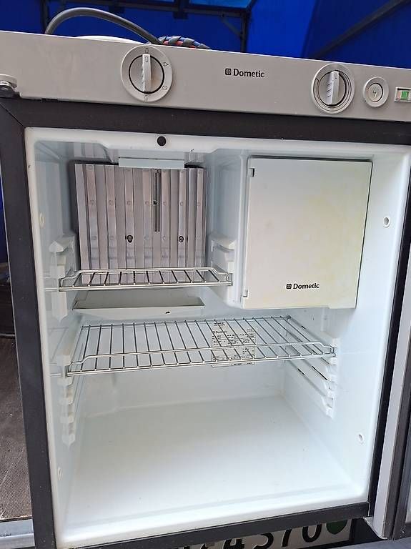 Frigoriferi: Frigo freezer 12v 230v ou gaz – Usato da Prilly venduto da asb_6z2z 2