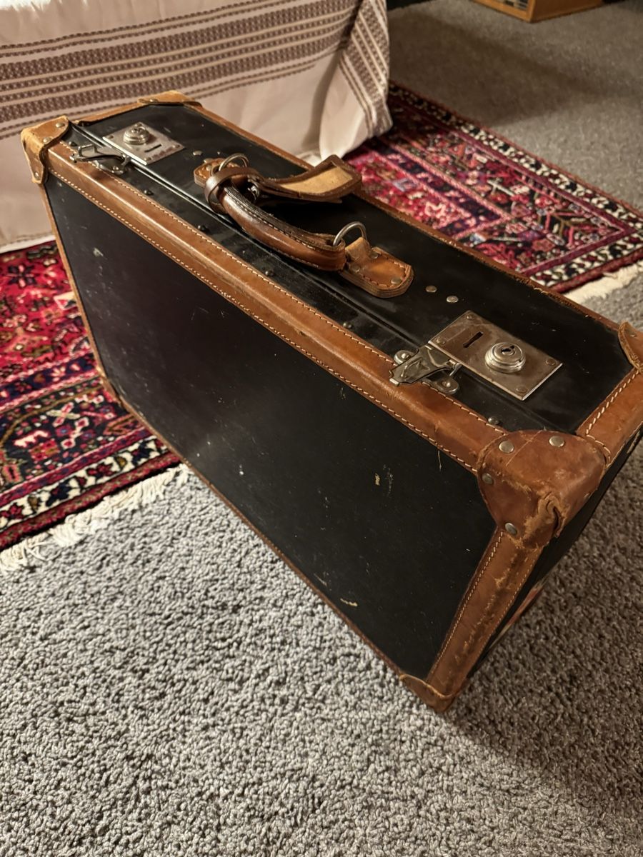 Valigie: Vintage Koffer, ideal als Deko oder Theater-Requisite – Usato da Le Sentier venduto da flo_dcg6