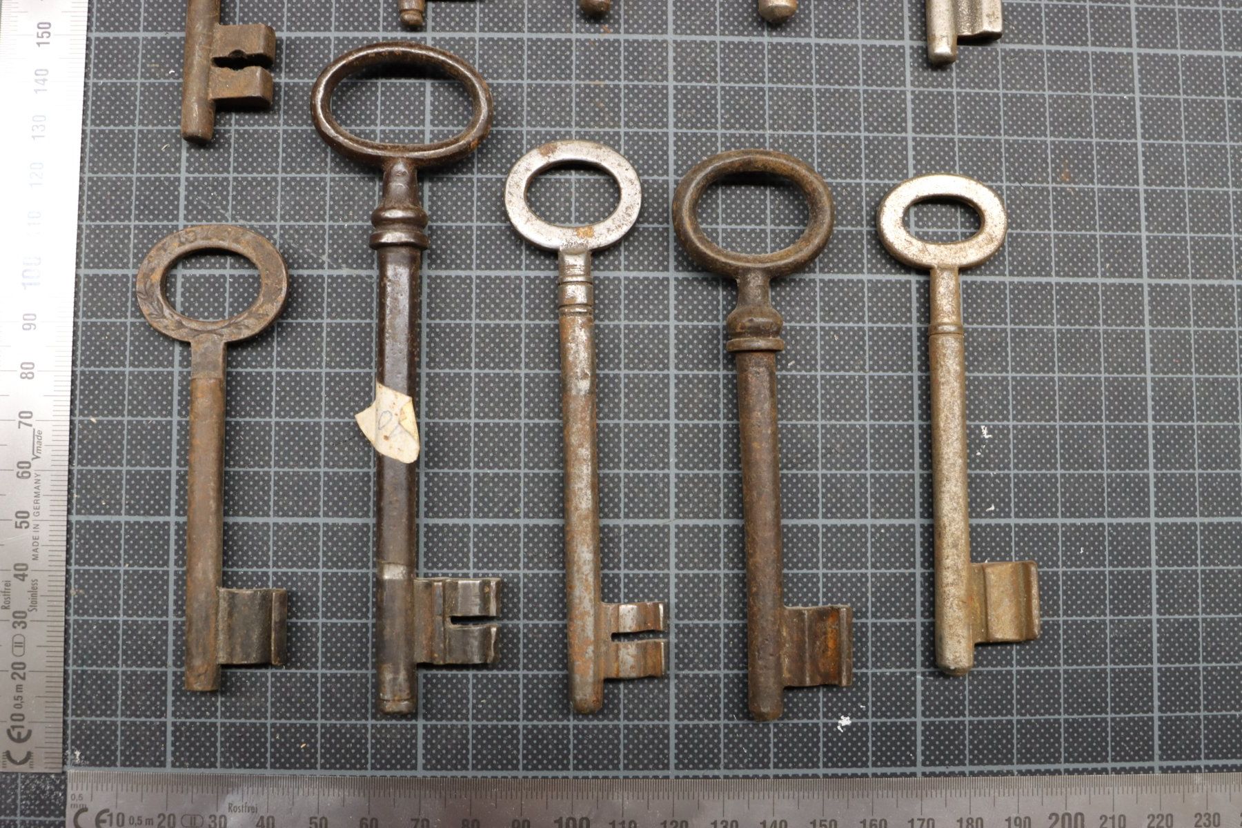 Schlüssel: Lot mit 10 antiken Schlüsseln – Gebraucht aus Emmetten von Super008 2