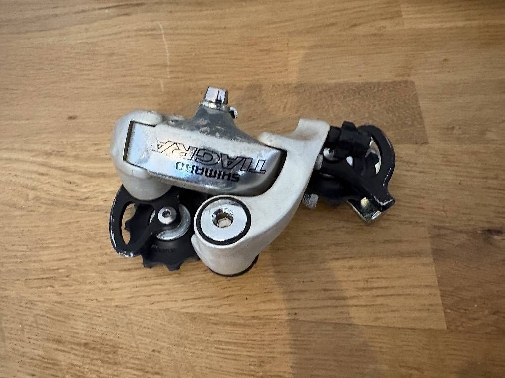 Shimano Pezzi di ricambio: Dérailleur Shimano Tiagra 9 vitesses – Usato da Biel/Bienne venduto da pat_kh7v 1