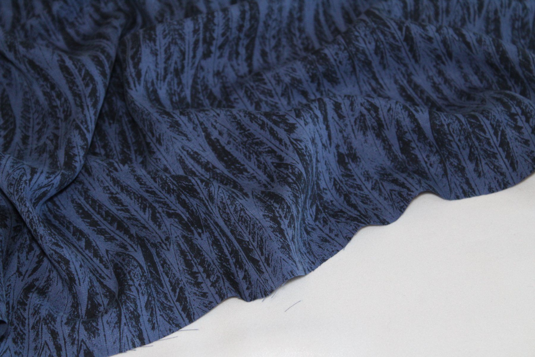 Tessuti: Stoff Kleiderstoff Viscose blau – Nuovo (secondo la descrizione) da Obfelden venduto da solomon111