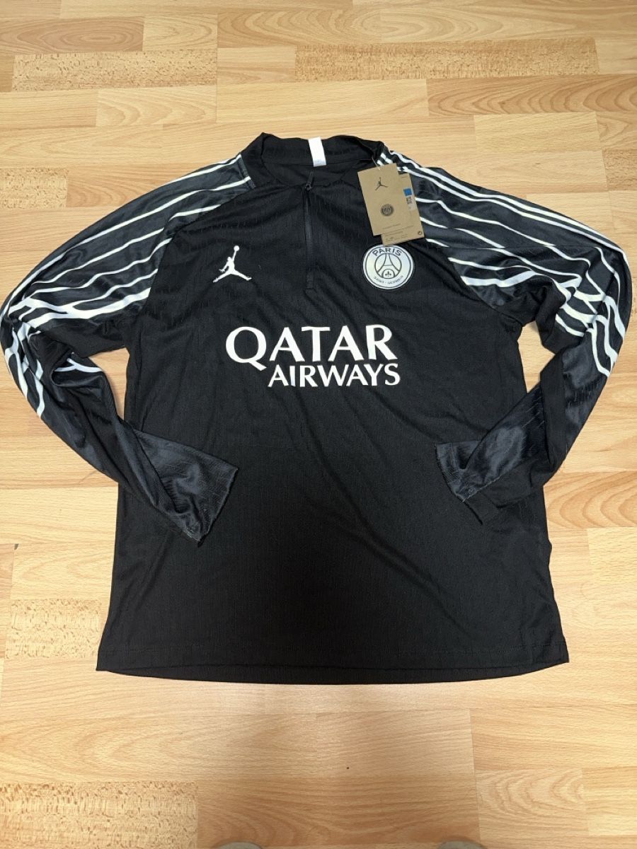 Jordan Canottiere & Pantaloni: Jordan PSG Oberteil Schwarz Grösse M – Nuovo (secondo la descrizione) da Worblaufen venduto da roi_68mb