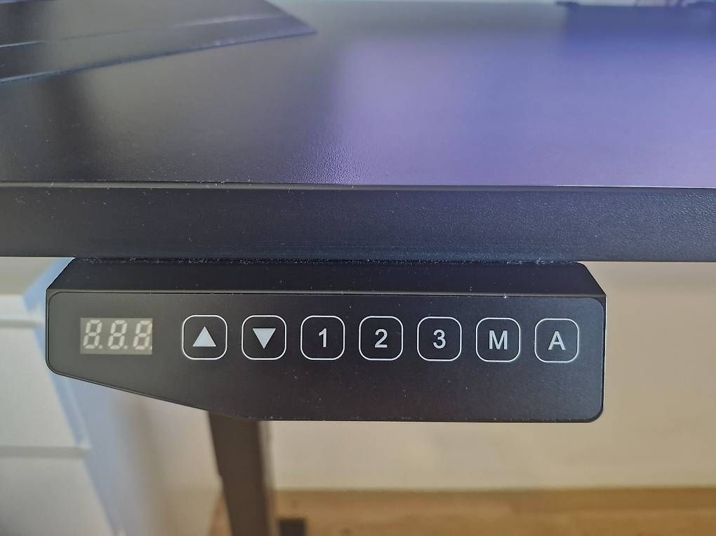 Tavoli: Contini Table de bureau réglable avec accesoires  – Usato da Bulle venduto da CYGA92 1