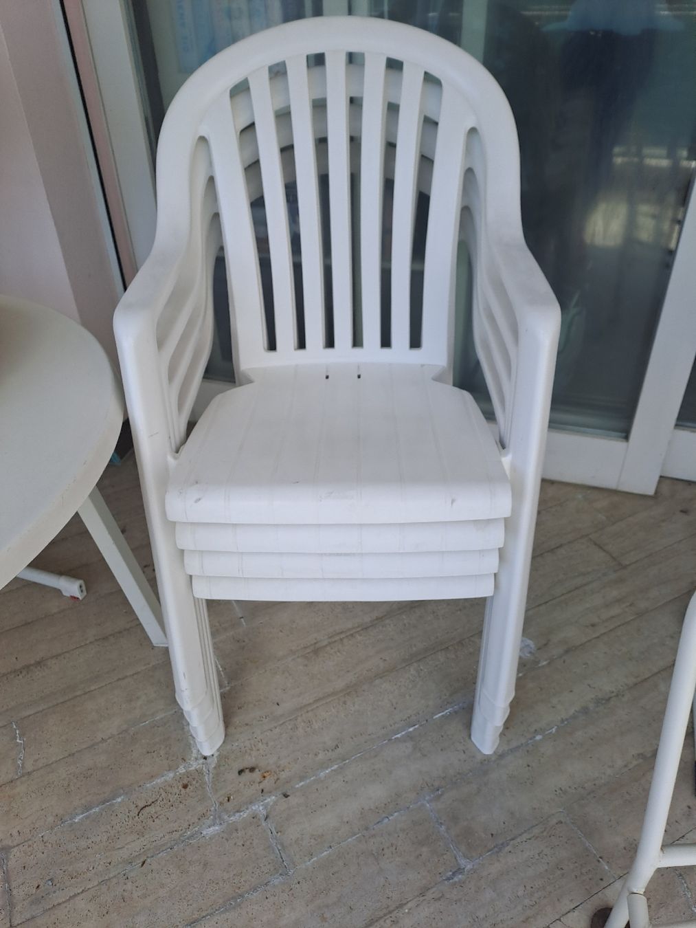 Sedie: 4 Stühle für Garten oder Balkon aus Kunststoff, Weiss, – Usato da Zürich venduto da jun_vh8f 1