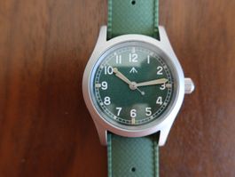 Leichte grüne Sommeruhr