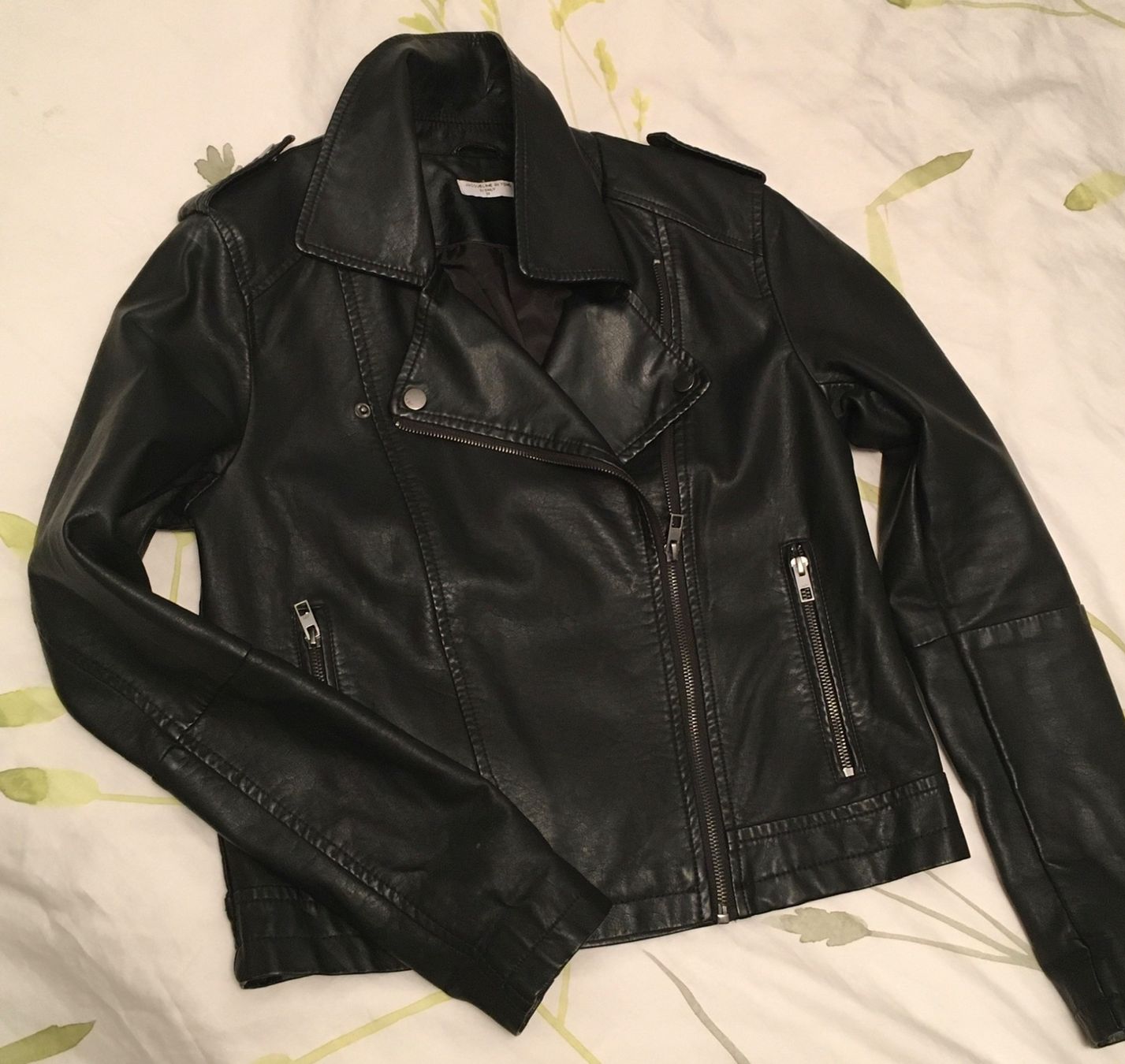 Only Vestes: Only   -  Biker Jacke    Gr. 36 kaum getragen – D'occasion à Bern par rewe45