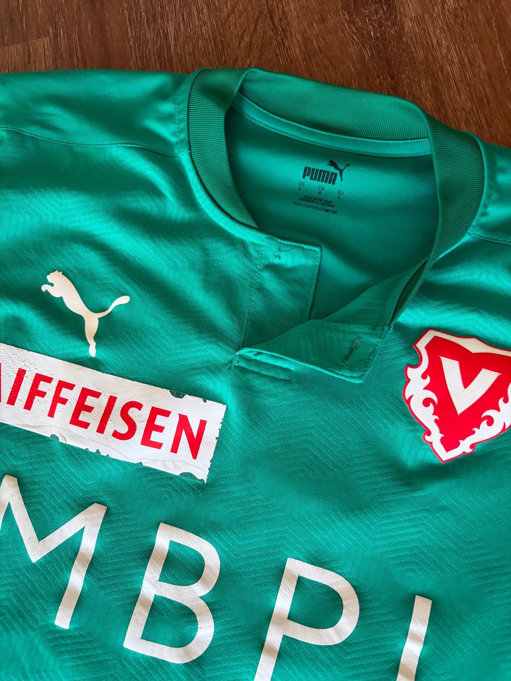 Puma Leibchen & Hosen: FC Vaduz Trikot Gr. L / Chande – Gebraucht aus Muttenz von bargain_hunter 1