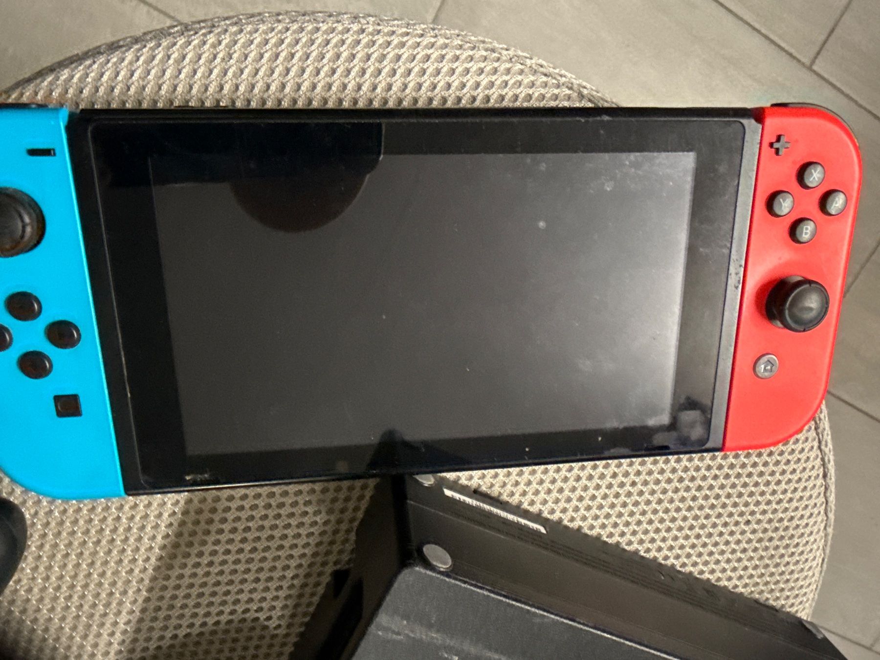 Nintendo Console: Nintendo Switch mit 4 Spiele – Usato da Derendingen venduto da iven70 2