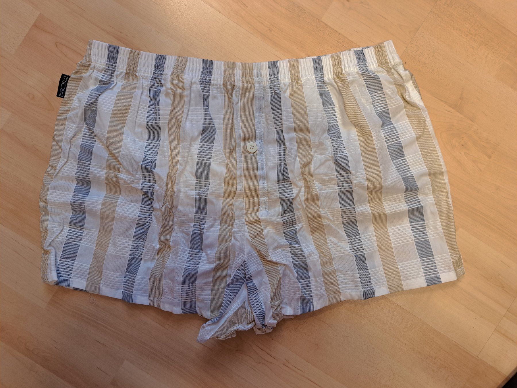 Pantalons: Short M HOM – Neuf (Voir description) à Gams par inf_lj66