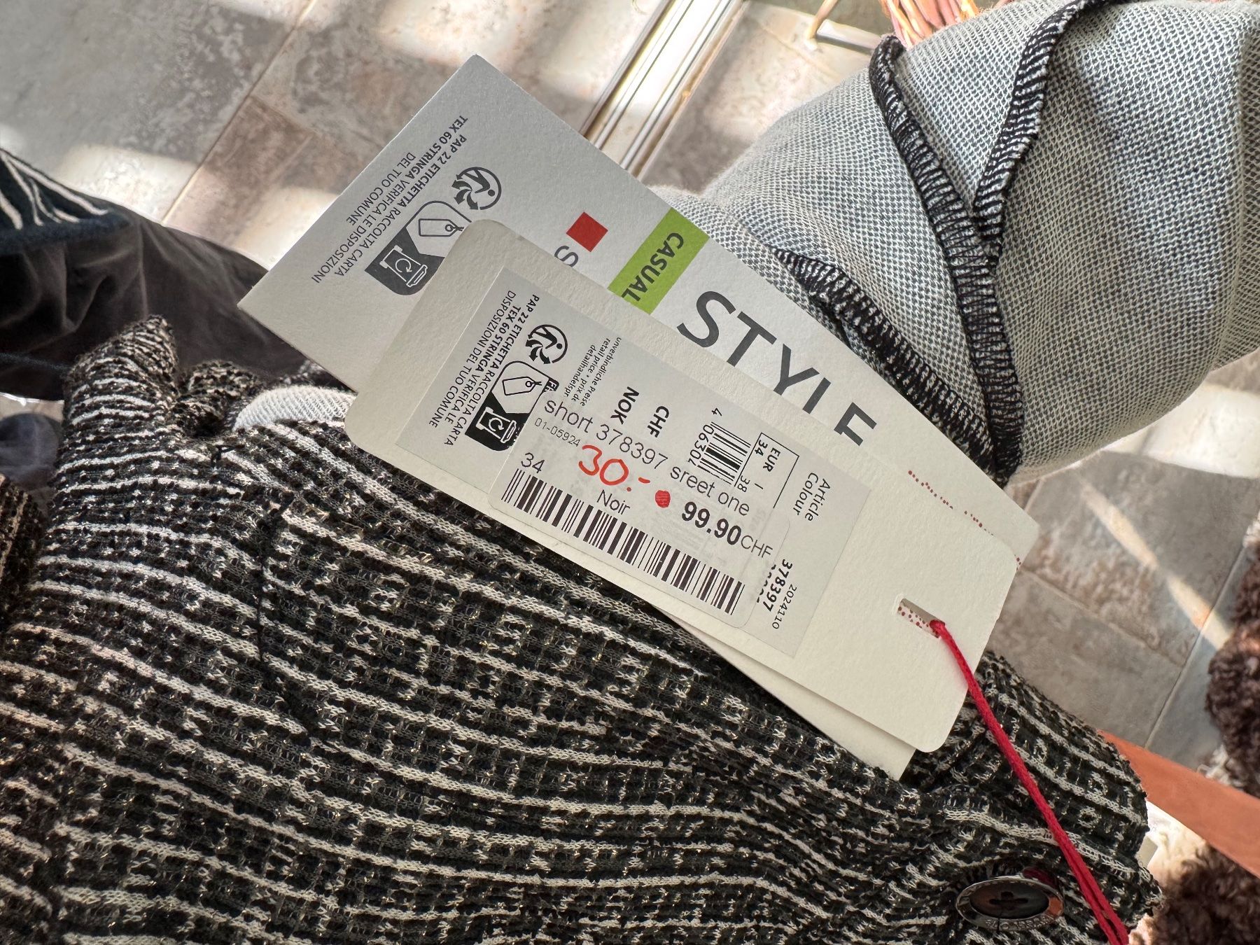 Anzüge & Kostüme: Street One ensemble blazer et short – Neu und originalverpackt aus Vuisternens-Romont von gol_xp6p 6