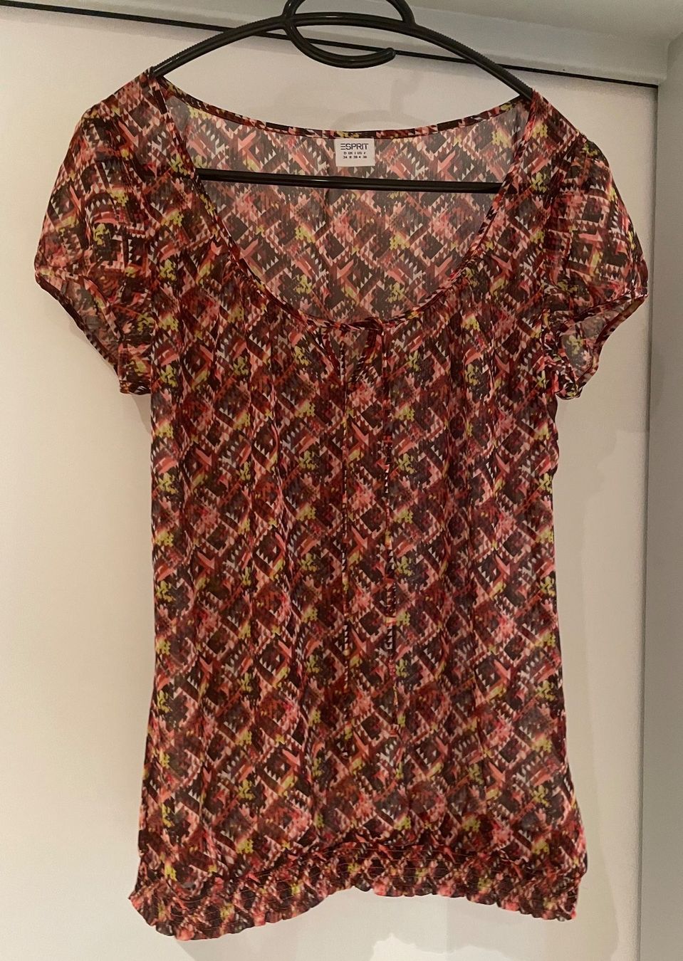 Esprit Camicette: Esprit coole, auffällige Bluse mit passendem Top, Grösse S – Usato da Niederweningen venduto da baghirac 3