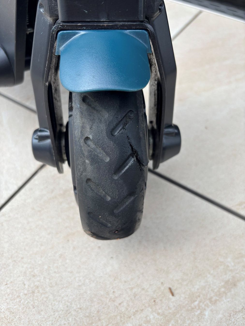 Soflow Kickboard: SoFlow SO1 E-Scooter 300W – Usato da Sissach venduto da mky_bs9f 2