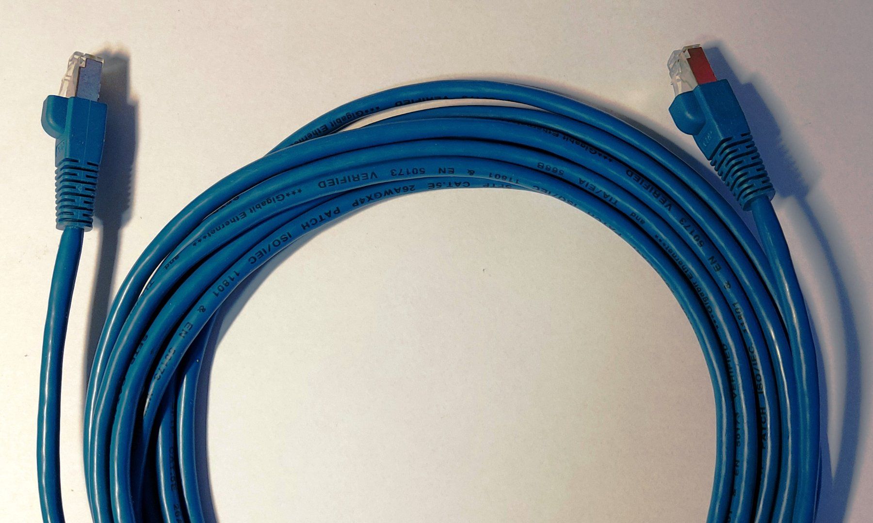 Cavi: 19 ARP Patchkabel SF/UTP Cat 5e, 3.0 - 5.0m – Usato da Höri venduto da Nastaq 2