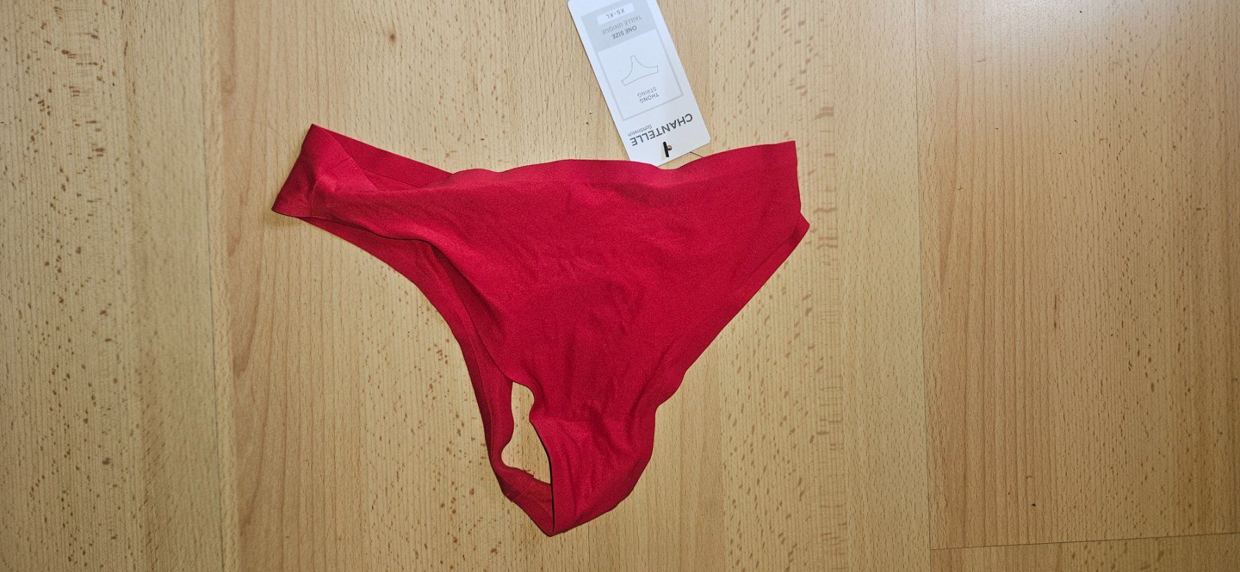 Altra biancheria intima: String neuf Chantelle (b). – Nuovo (secondo la descrizione) da Lutry venduto da cha_pbg5