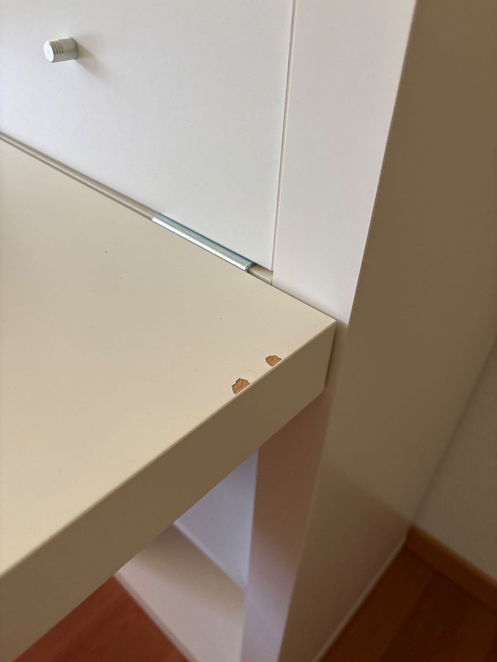 Ikea Scrivanie: Ikea Kallax mit Pult / Schreibtisch – Usato da Sattel venduto da nat_g7f9 4