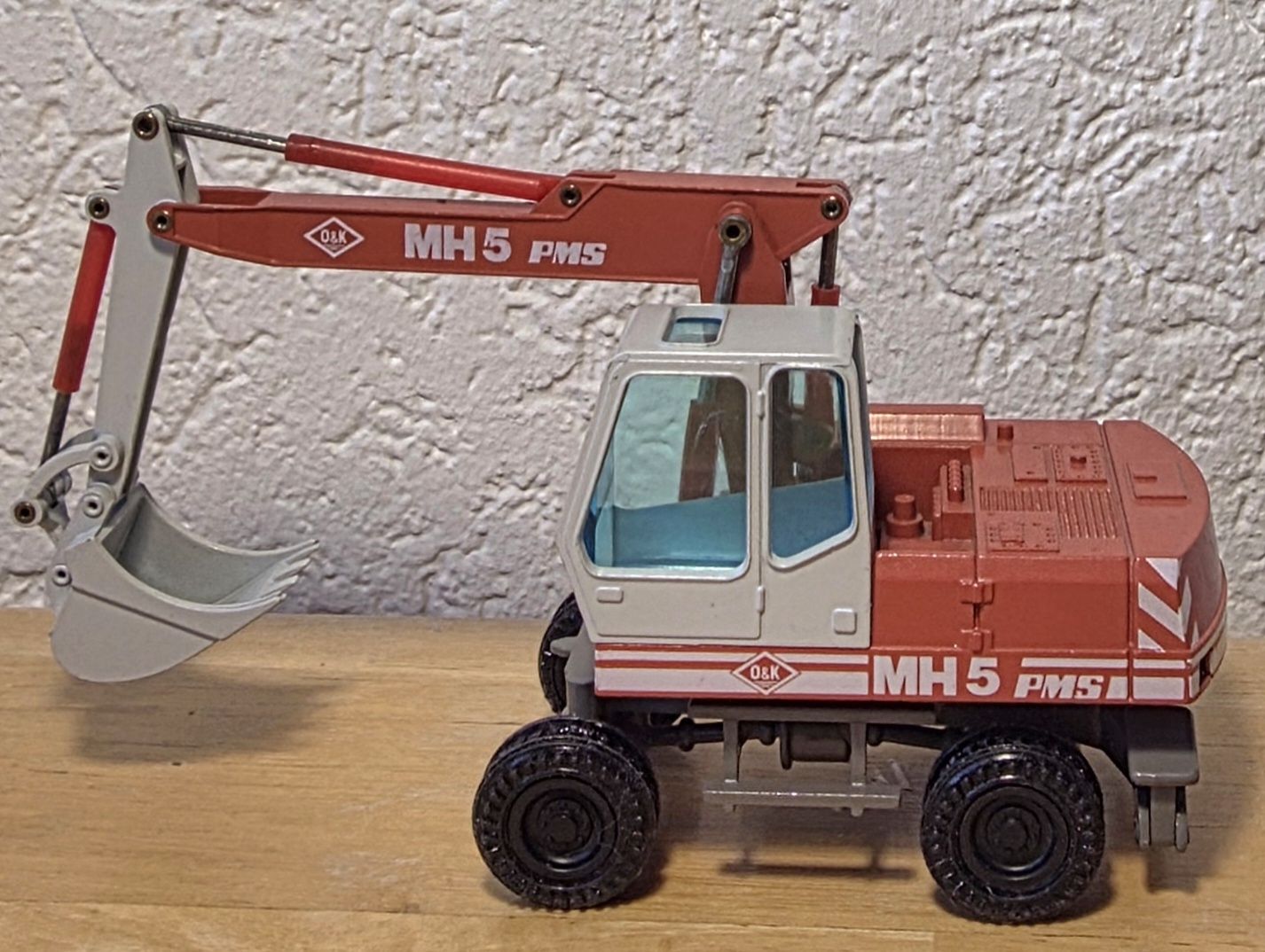 Modellbausätze & Standmodelle: DKL MH5 PMS Bagger – Gebraucht aus Männedorf von Modellbau-wyss 1