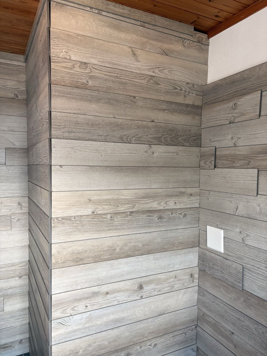 Toutes les décorations: Dekoratieve Wandpaneele, Eiche Optik, – D'occasion à Thalwil par zena4 3