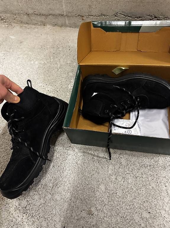Scarpe da uomo: Chaussures de sécurité taille 43 – Usato da Monthey venduto da and_c5w8 2