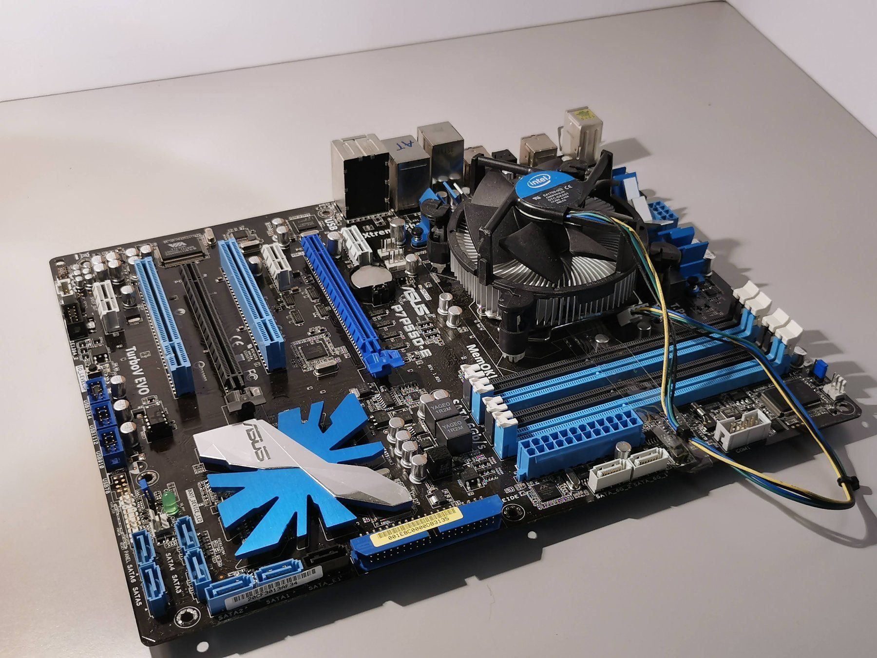 Asus Schede madri: Asus P7P55D-E with Fan – Usato da Ecublens VD venduto da Netfinity 4