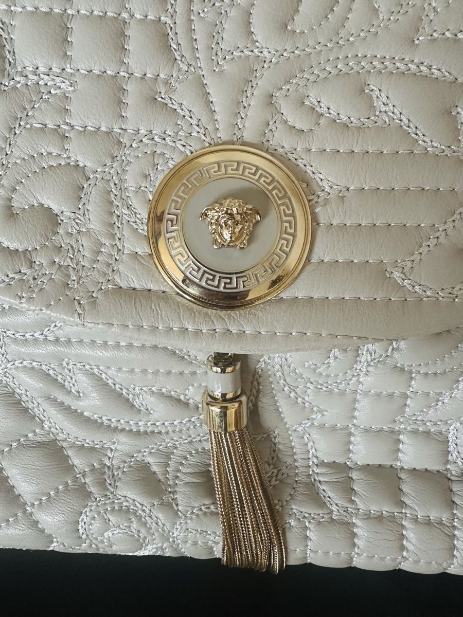Versace Borse da donna: Versace Vanitas  BORSA celeste chiaro come nuova! – Nuovo (secondo la descrizione) da Cureglia venduto da myr_9v25 1