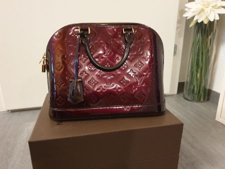 Louis Vuitton Alma vernis PM Tasche